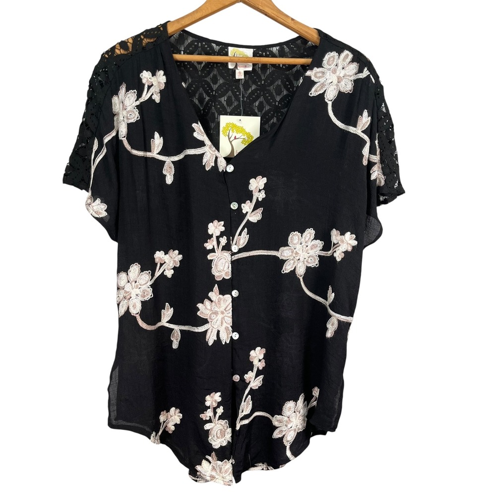 Fig and Flower Floral‎ Crochet Blouse NWT Black Embroidered Boho Top Small